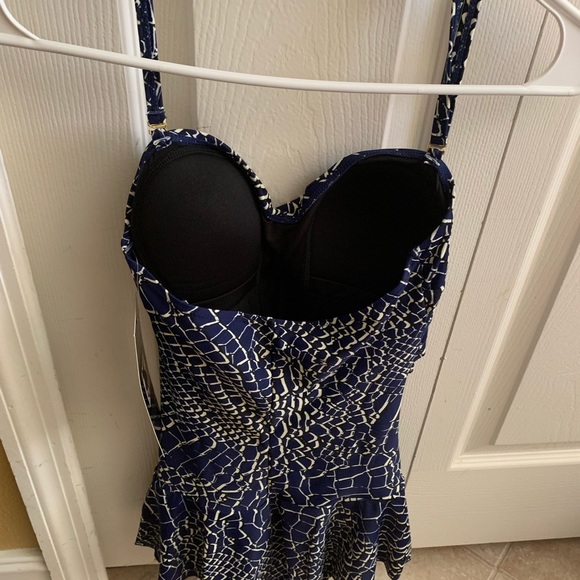 Swim suit - Picture 4 of 4